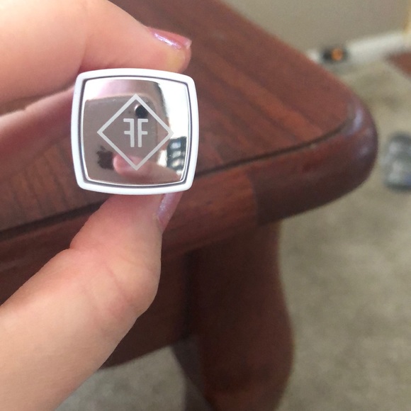 FF lipstick 💄 - Picture 9 of 10